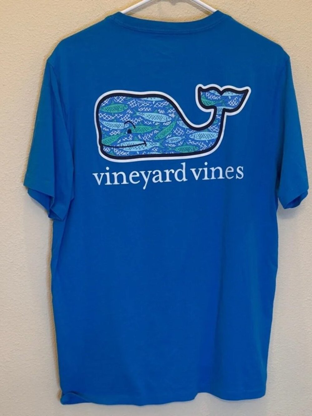 Vineyard Vines blue t-shirt